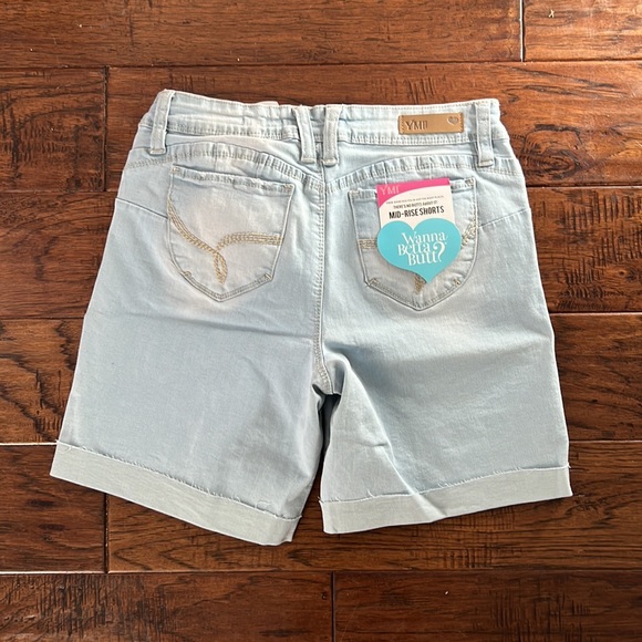 YMI Wanna Betta Butt Mid Rise Shorts Size 9 - Picture 8 of 9
